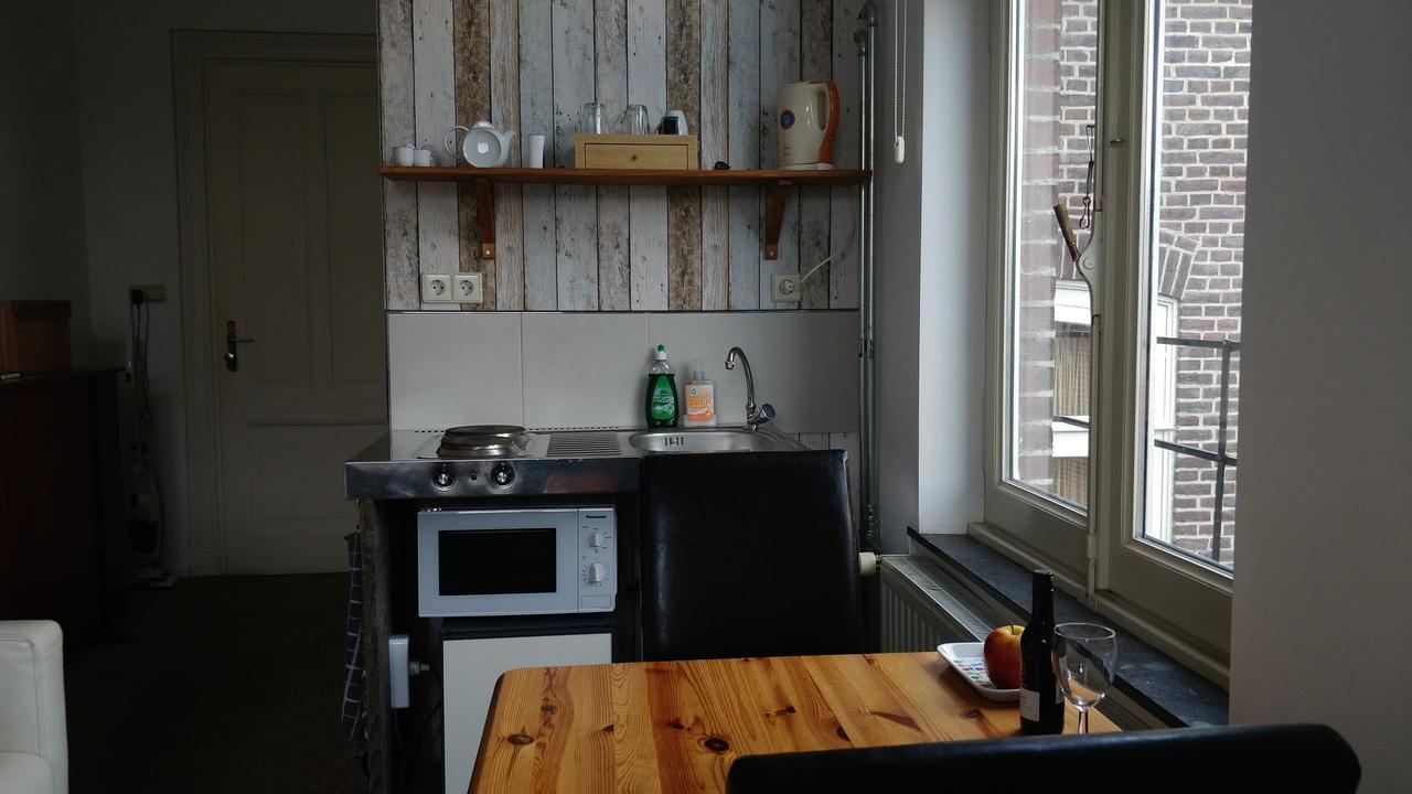 Bed and Breakfast Op De Burg Венло Экстерьер фото