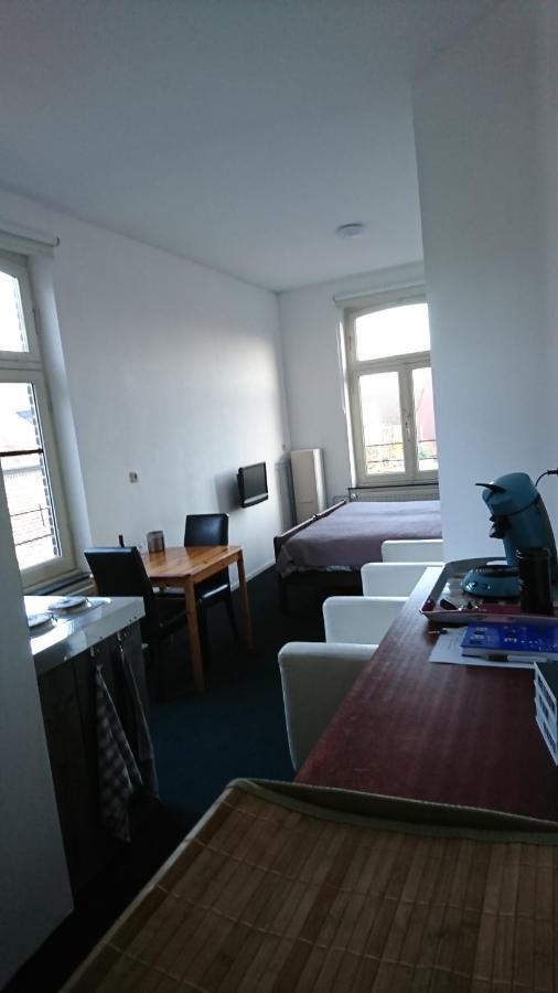 Bed and Breakfast Op De Burg Венло Экстерьер фото